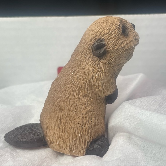 Vintage United Design Beaver sculpture figurine - Picture 2 of 11